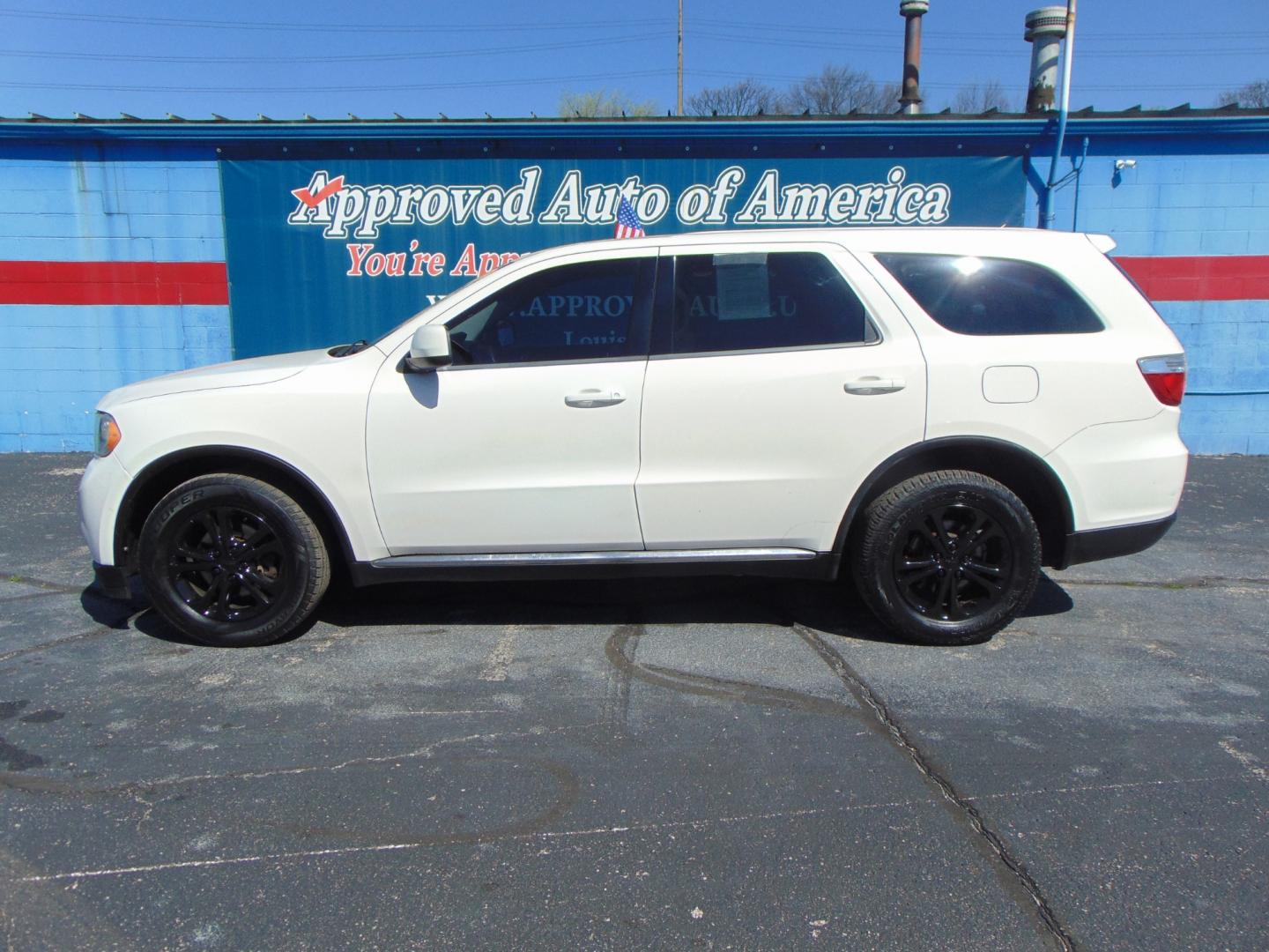 2012 White Dodge Durango (1C4RDHAG8CC) with an V6 3.6 Liter engine, Automatic, 5-Spd w/Overdrive transmission, located at 2105 Dixie Hwy, Louisville, KY, 40210, (502) 772-3333, 38.220932, -85.795441 - Photo#0